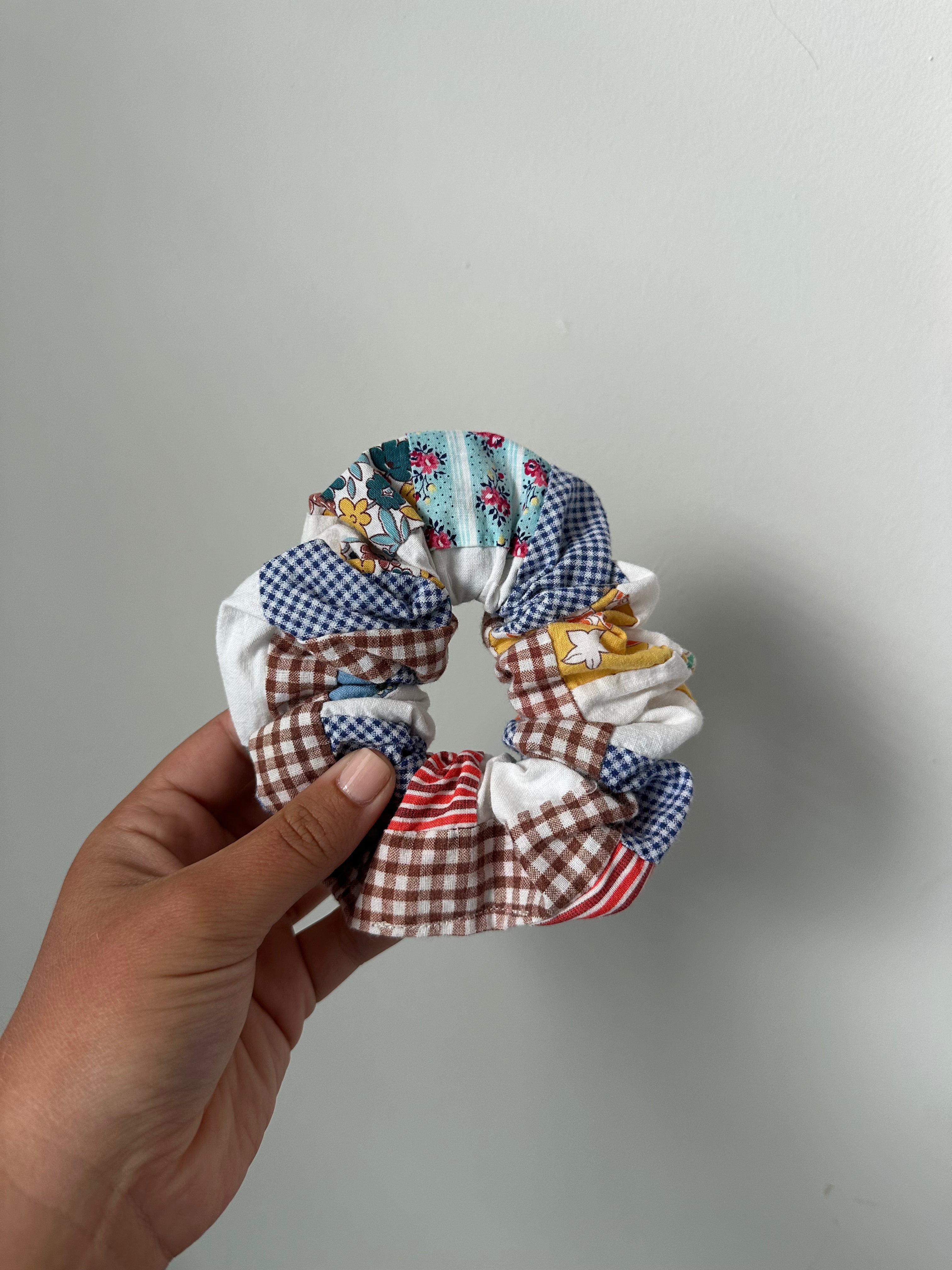 Quilt Top Scrunchie (07)