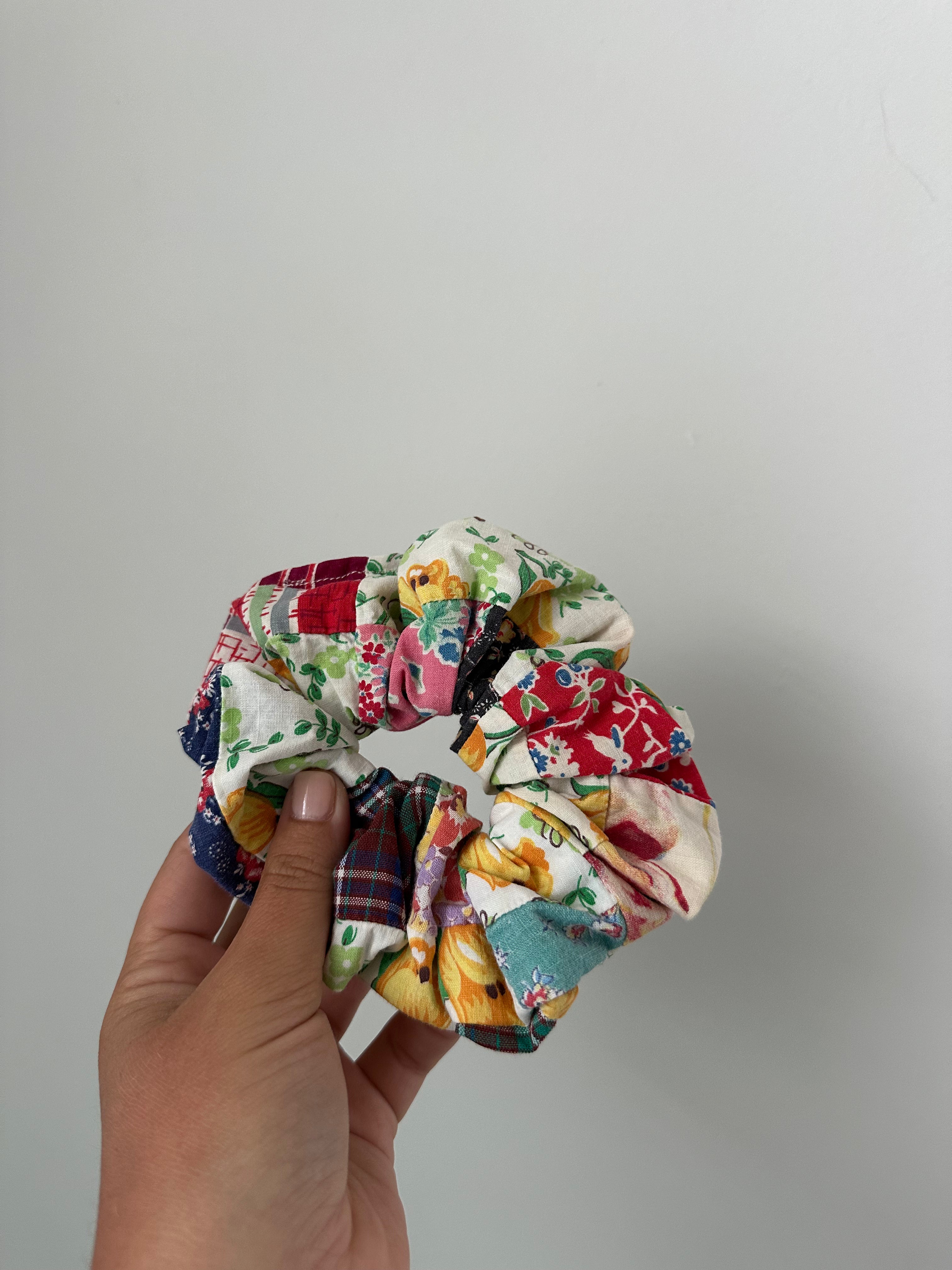Quilt Top Scrunchie (20)