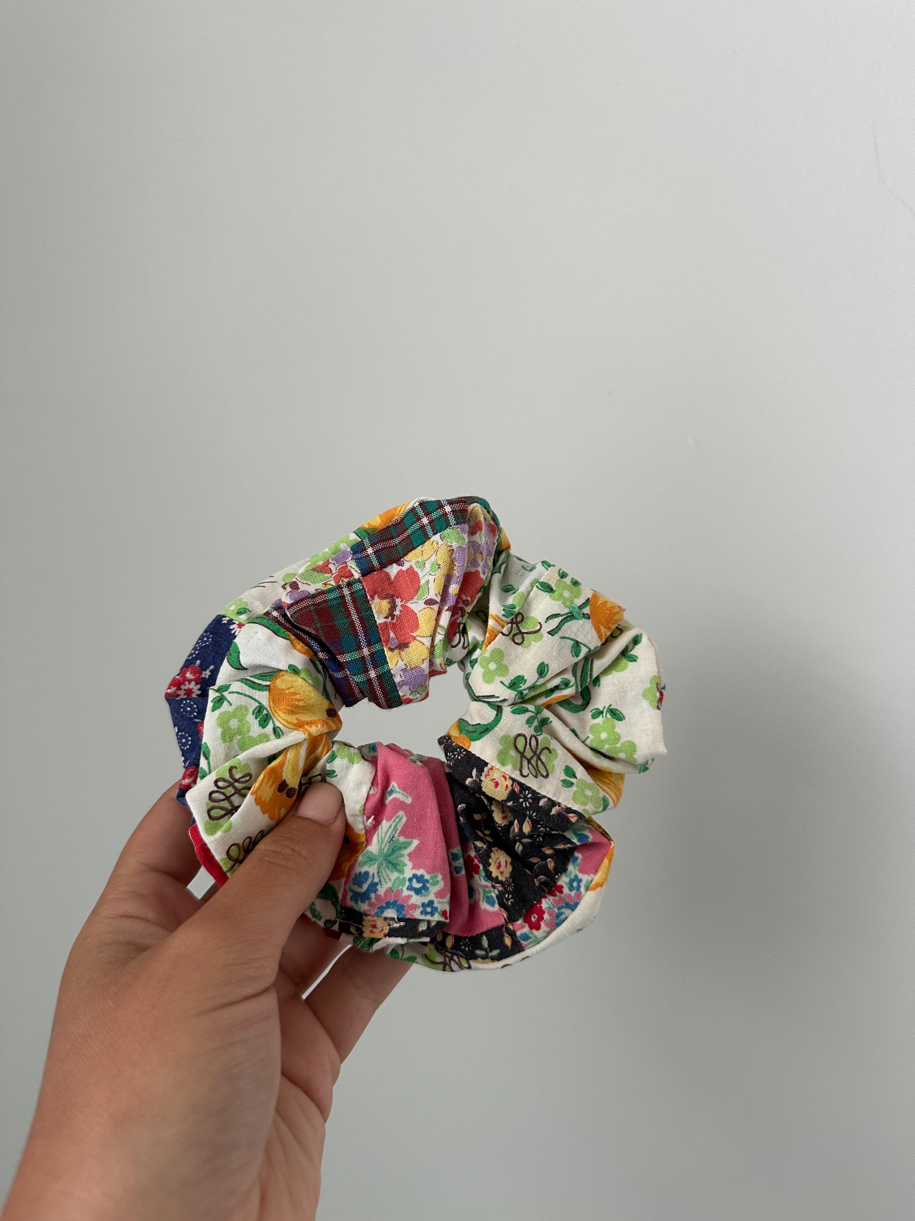 Quilt Top Scrunchie (20)