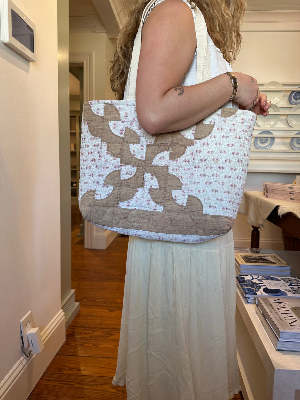 Brown Drunkard's Path Tote & Pouch Set