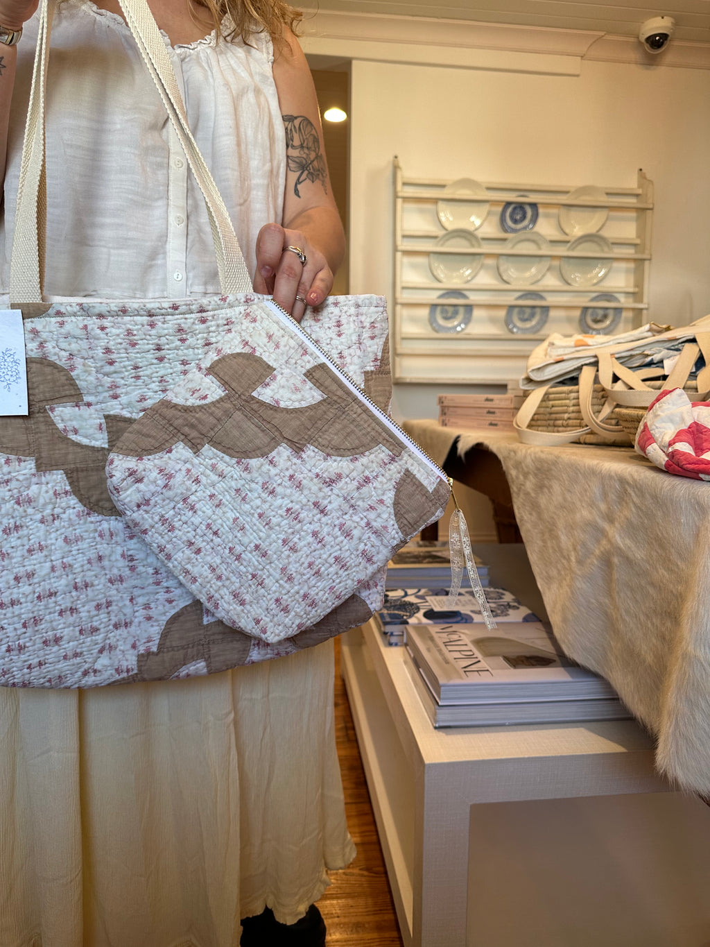 Brown Drunkard's Path Tote & Pouch Set