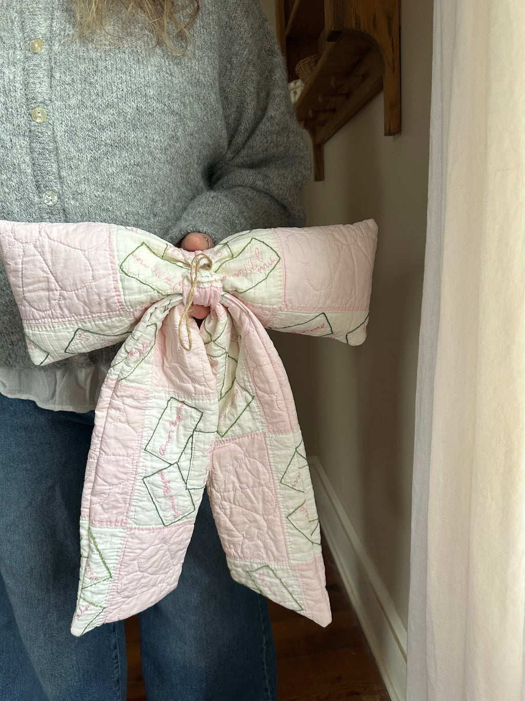 Pink Friendship Quilt Bow (01)