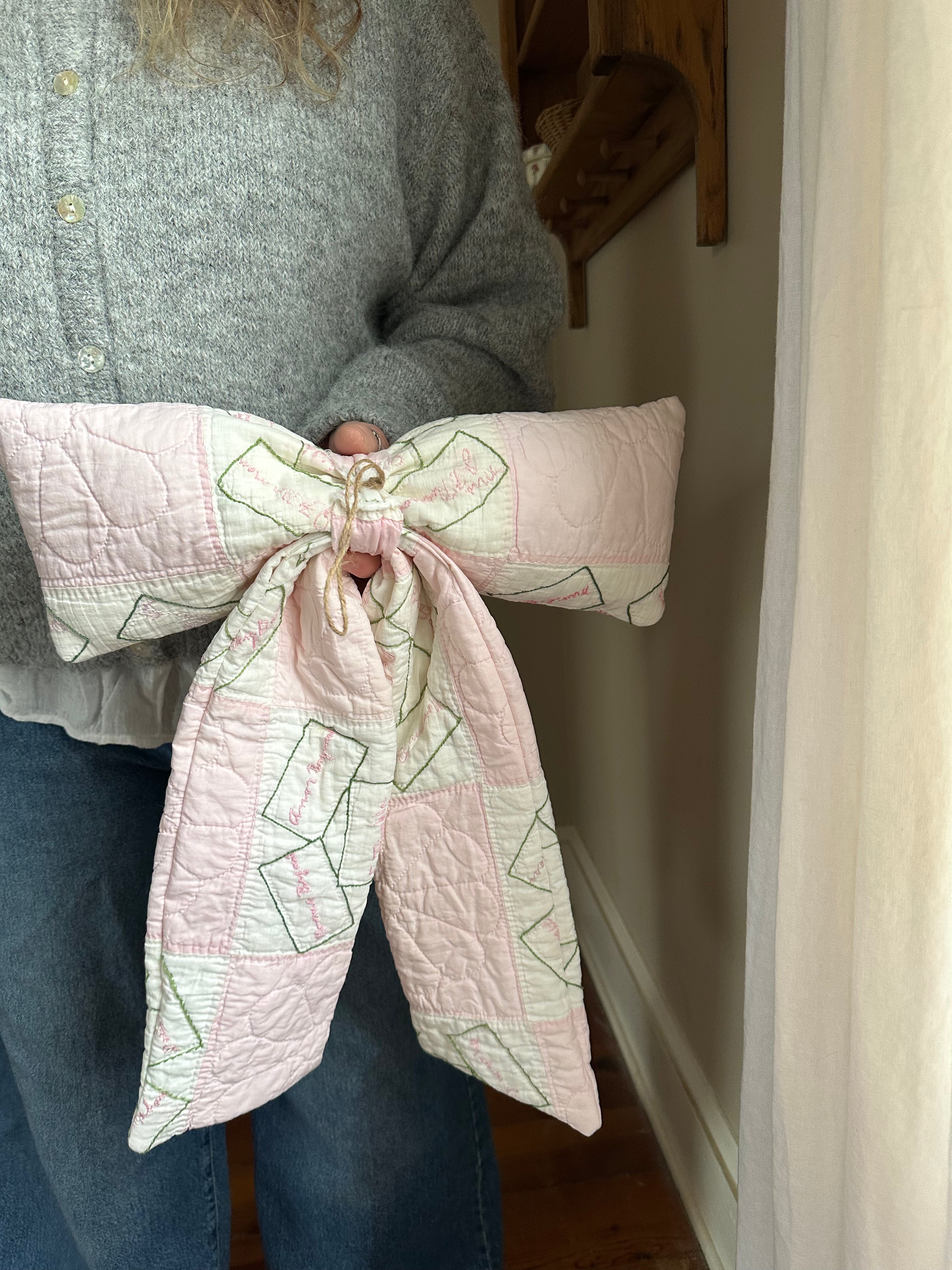 Pink Friendship Quilt Bow (01)