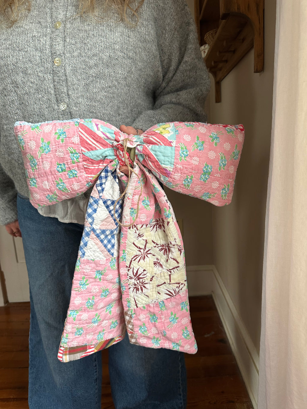 Pink Ocean Waves Quilt Bow (01)