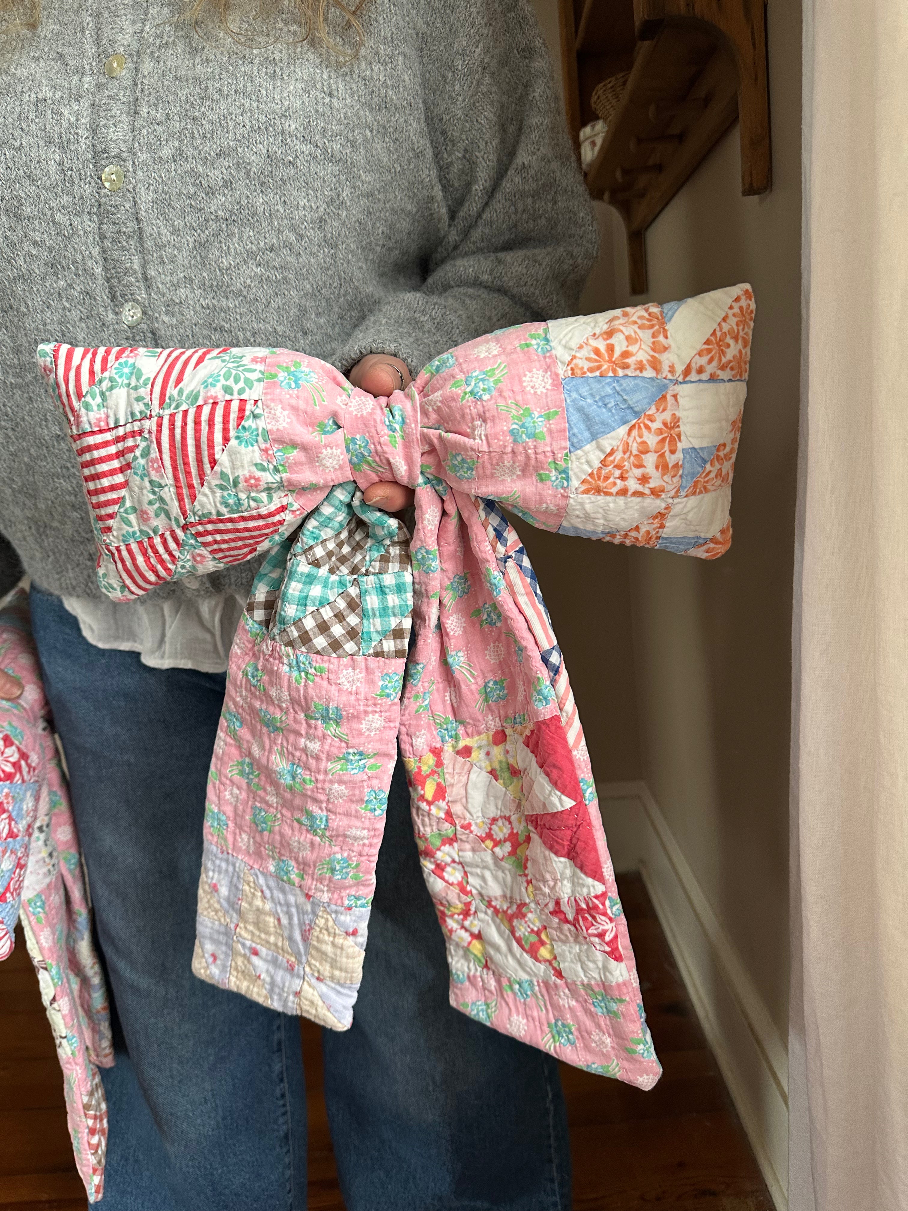Pink Ocean Waves Quilt Bow (03)