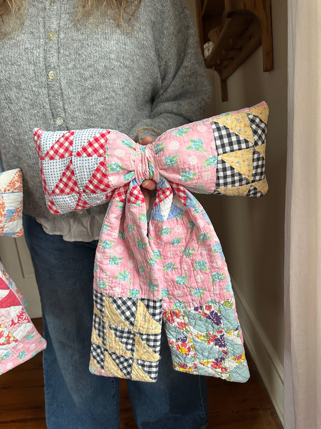 Pink Ocean Waves Quilt Bow (04)