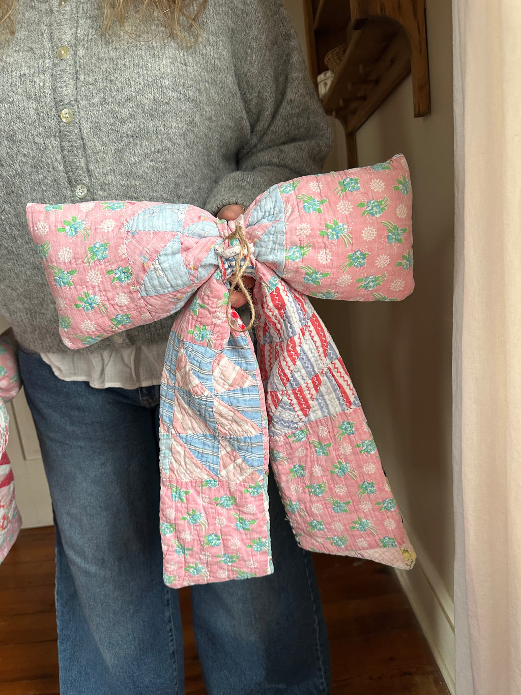 Pink Ocean Waves Quilt Bow (04)