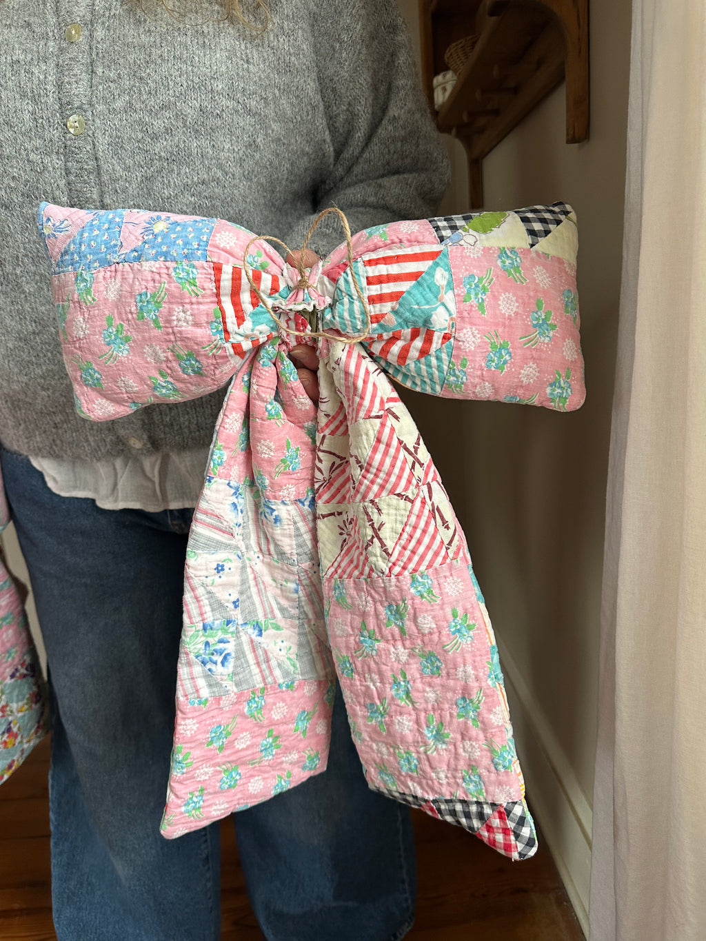 Pink Ocean Waves Quilt Bow (02)