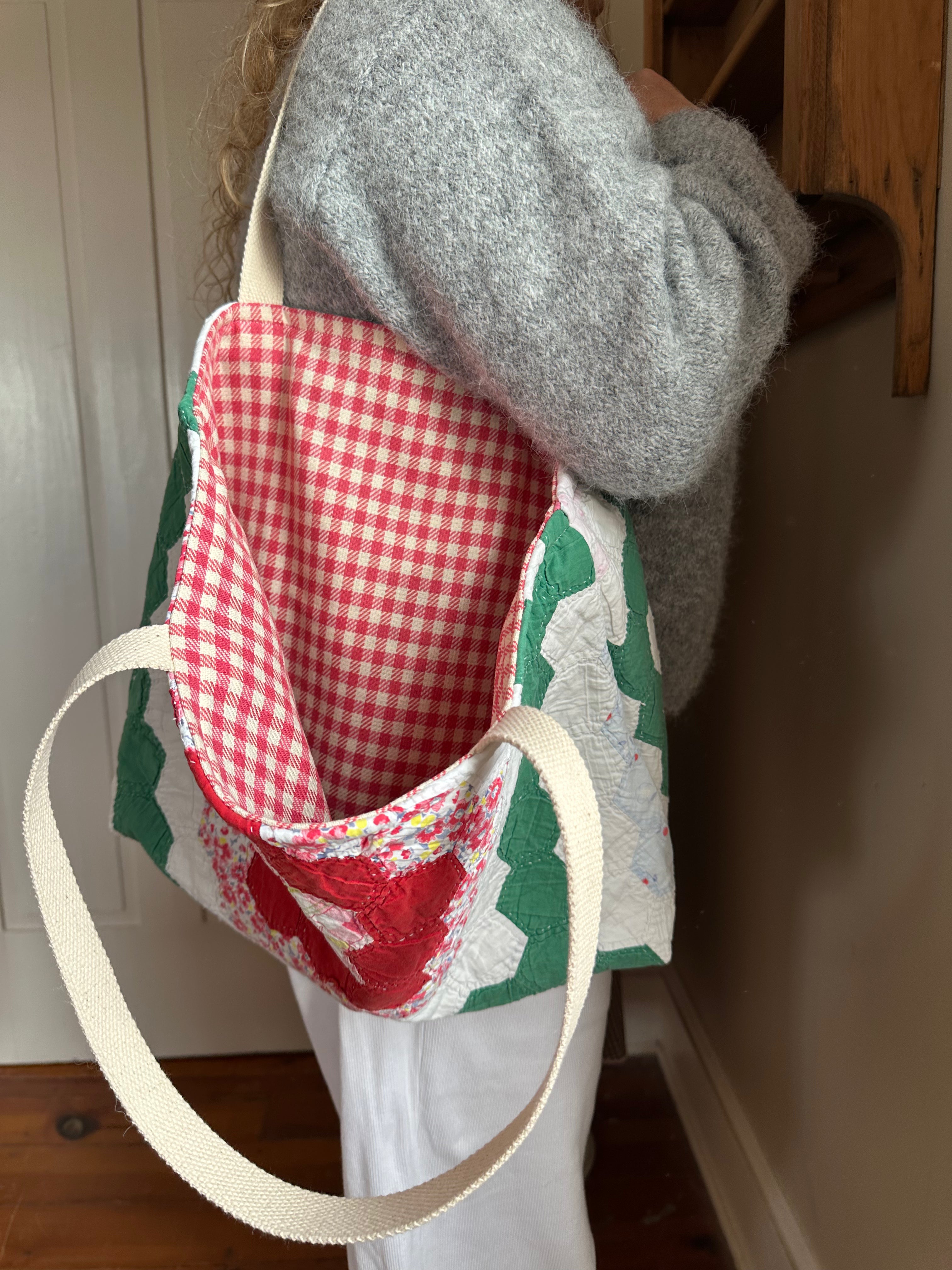 Green Grandma's Garden Quilt Tote Bag (02)