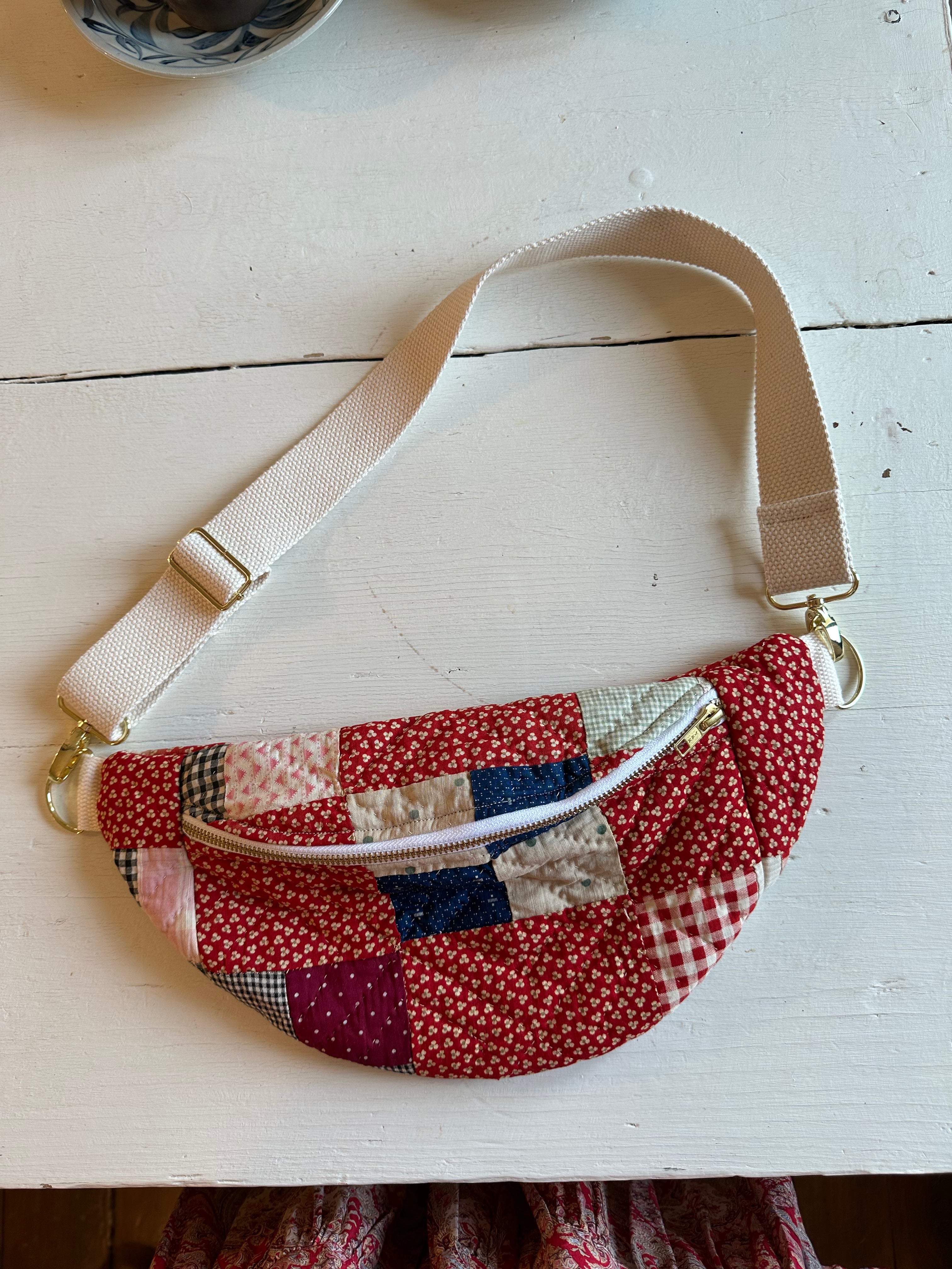 Vintage Quilt Fanny Pack (01)