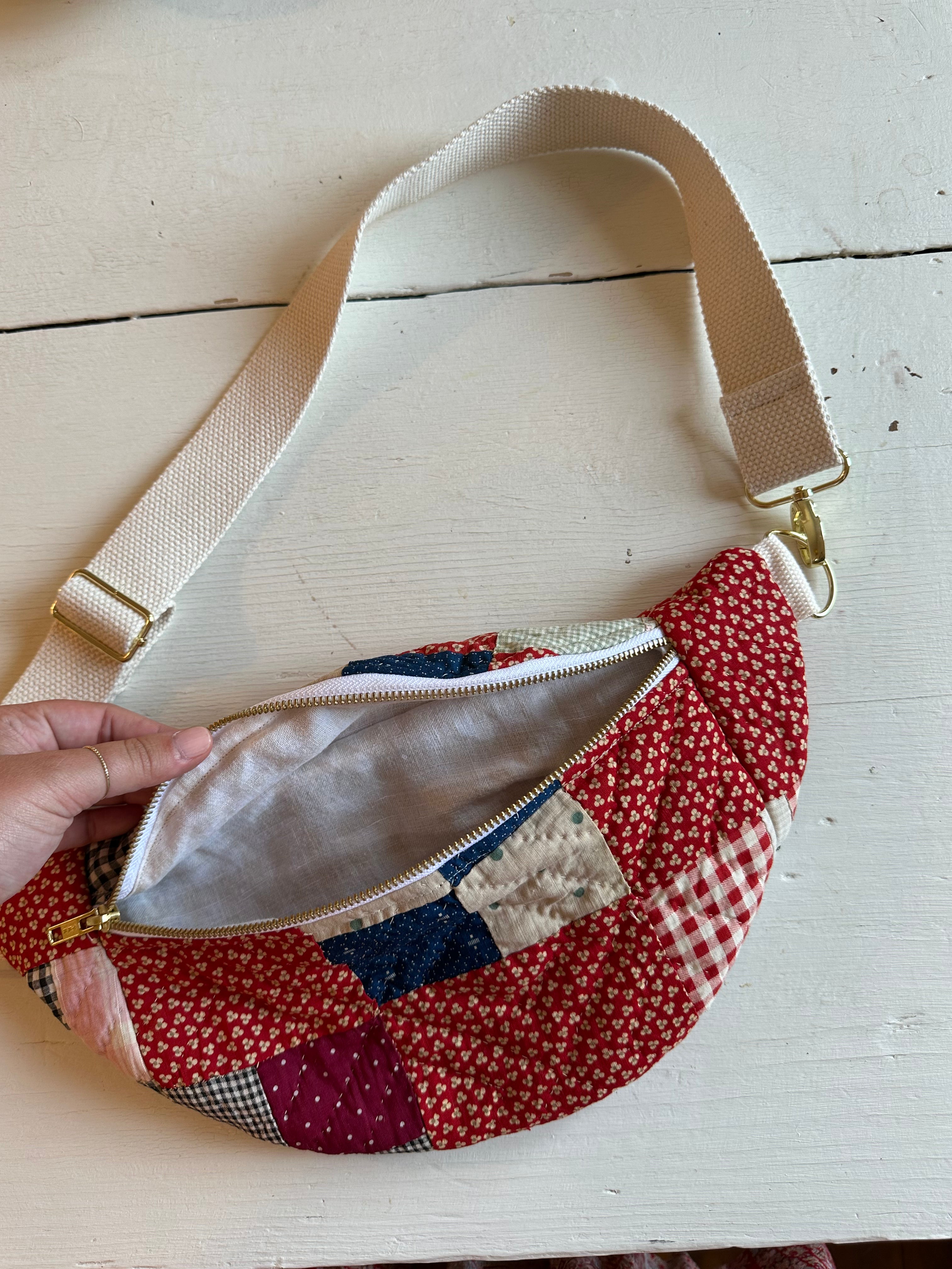 Vintage Quilt Fanny Pack (01)